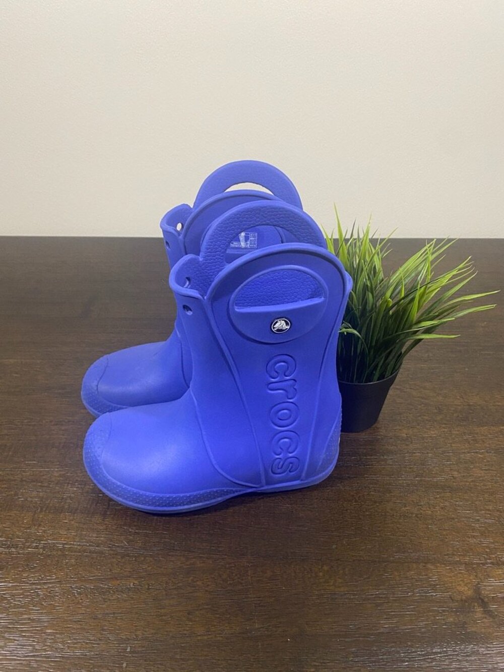 CROCS Kid's Handle It Rain Boots - Blue - Size J1 (Big Kids)